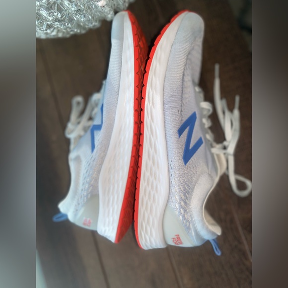 New Balance Fresh Foam Arishi V3 Running Course Shoes - Picture 4 of 16